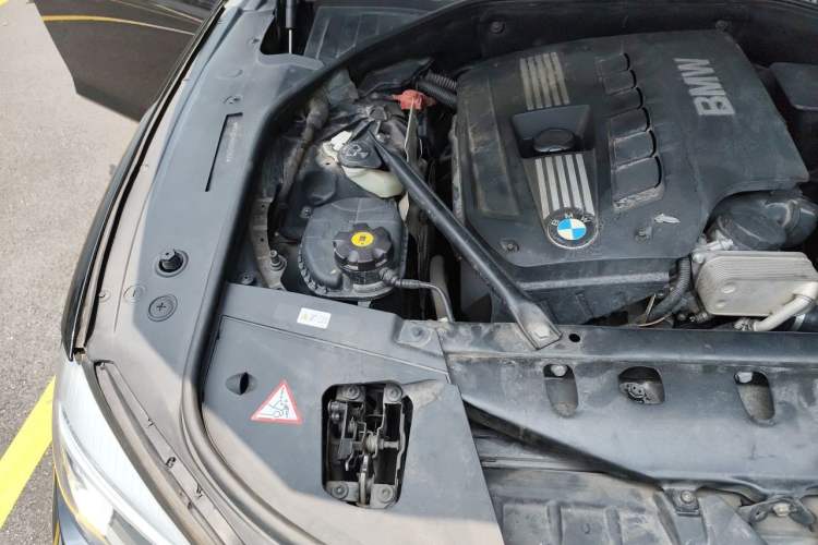 Used BMW 7 Series 2013 730Li Leading Model Engine Bay Right