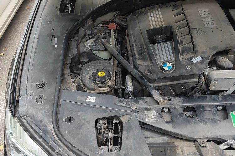 Used BMW 7 Series 2013 730Li Leading Model Engine Bay Right