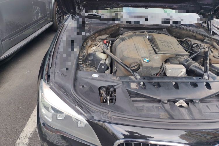 Used BMW 7 Series 2013 740Li Leading Model Engine Bay Right