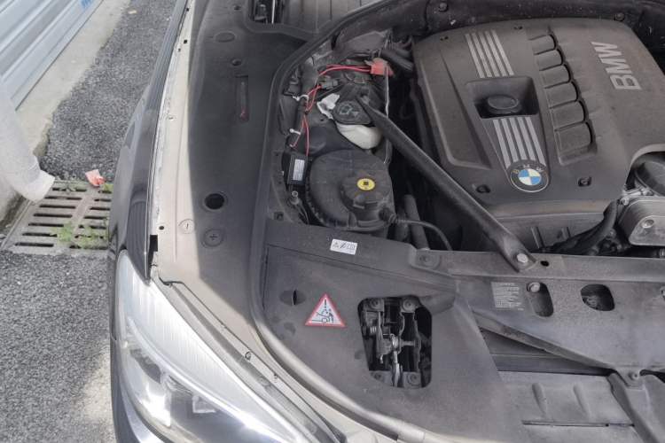 Used BMW 7 Series 2013 730Li Leading Model Engine Bay Right