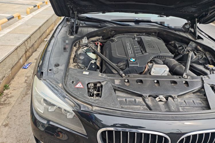Used BMW 7 Series 2013 740Li Leading Model Engine Bay Right