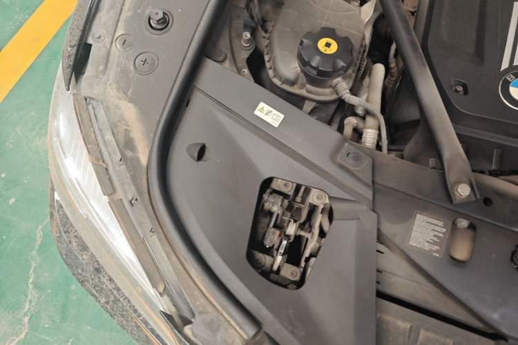 Used BMW 7 Series 2013 730Li Leading Model Engine Bay Right