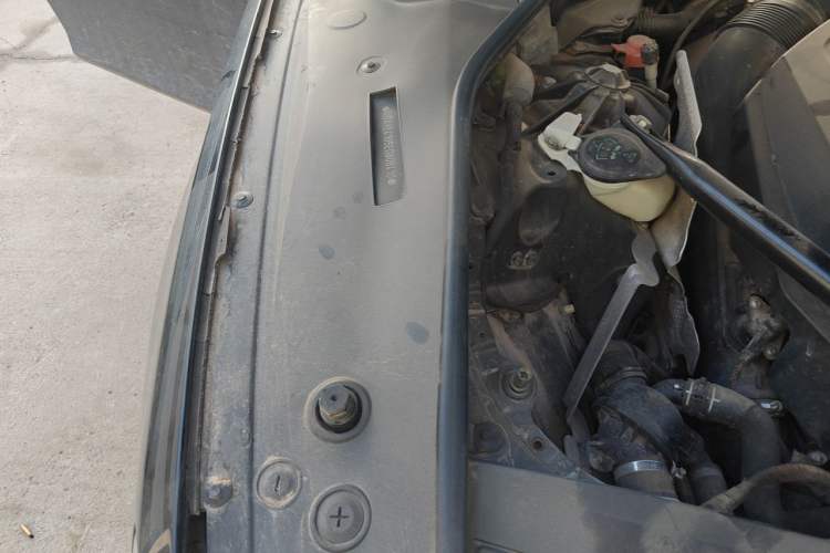 Used BMW 7 Series 2013 740Li Leading Model Engine Bay Right