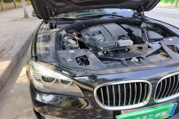 Used BMW 7 Series 2013 730Li Leading Model Engine Bay Right