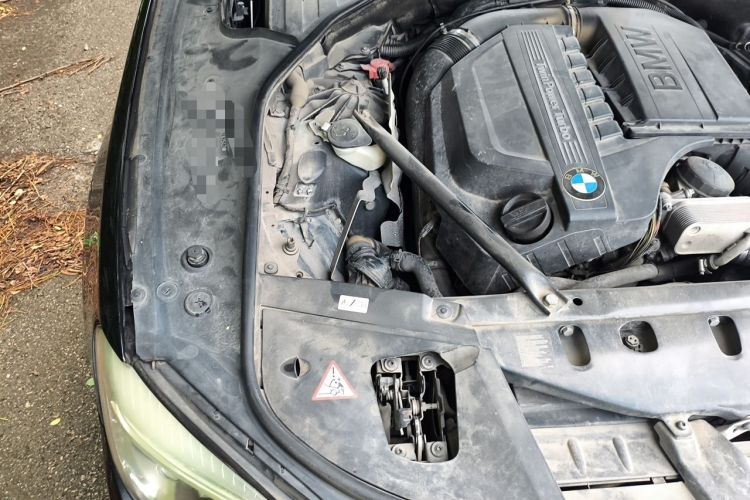 Used BMW 7 Series 2013 740Li xDrive Engine Bay Right