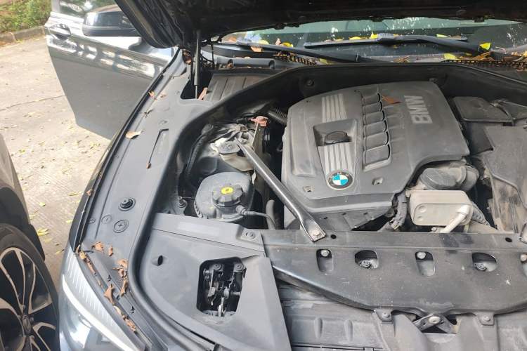 Used BMW 7 Series 2013 730Li Leading Model Engine Bay Right