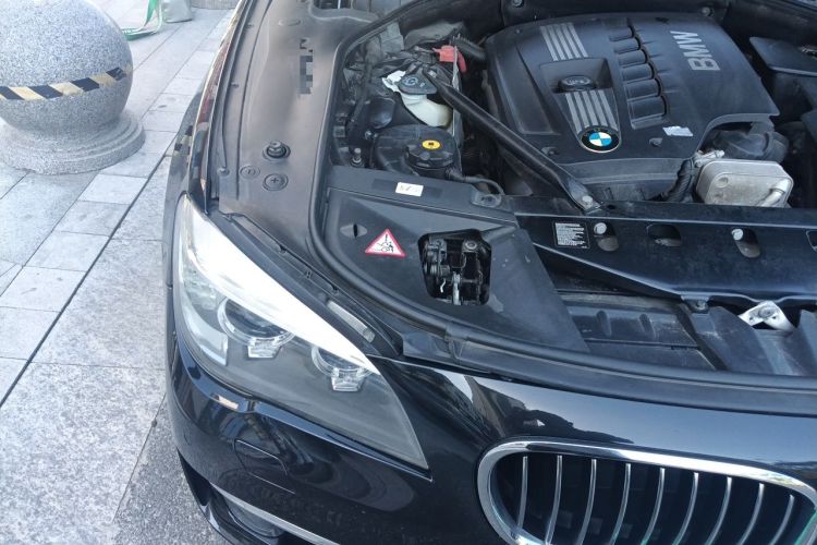 Used BMW 7 Series 2013 730Li Leading Model Engine Bay Right