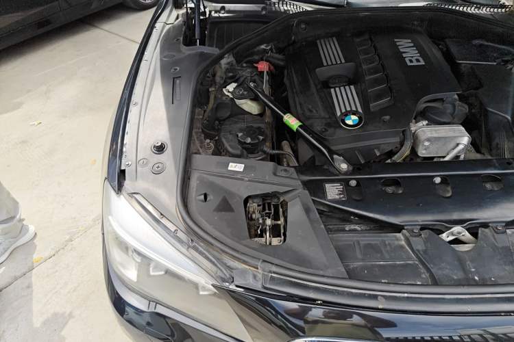 Used BMW 7 Series 2013 730Li Leading Model Engine Bay Right
