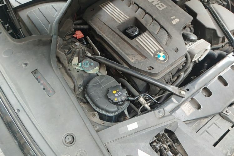 Used BMW 7 Series 2013 730Li Luxury Model Engine Bay Right
