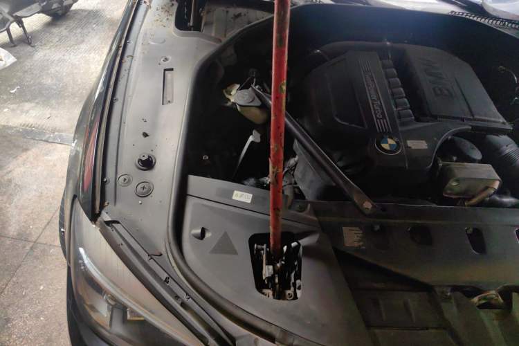 Used BMW 7 Series 2013 740Li Leading Model Engine Bay Right