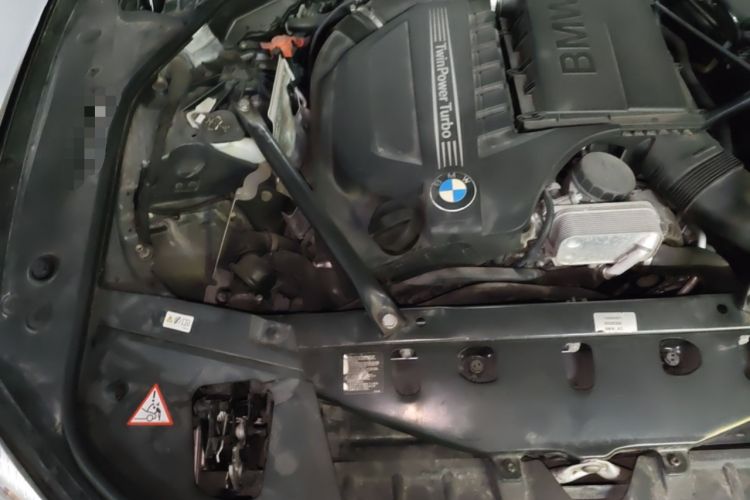 Used BMW 7 Series 2013 740Li xDrive Engine Bay Right