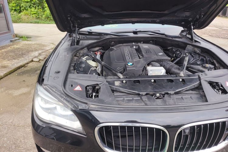 Used BMW 7 Series 2013 740Li Luxury Model Engine Bay Right