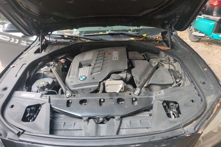 Used BMW 7 Series 2013 730Li Leading Model Engine Bay