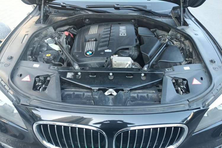 Used BMW 7 Series 2013 730Li Leading Model Engine Bay