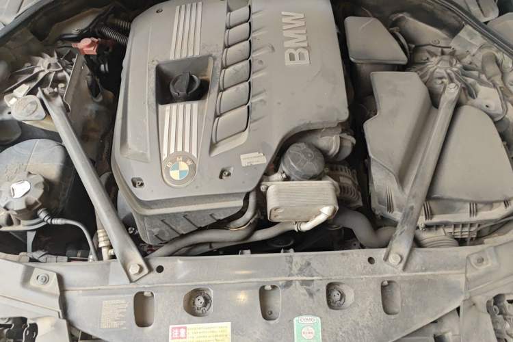 Used BMW 7 Series 2013 730Li Luxury Model Engine Bay