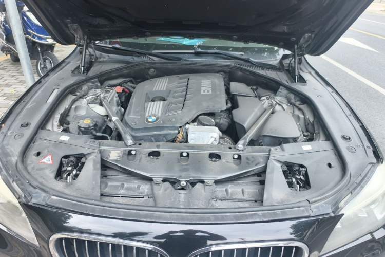 Used BMW 7 Series 2013 730Li Leading Model Engine Bay