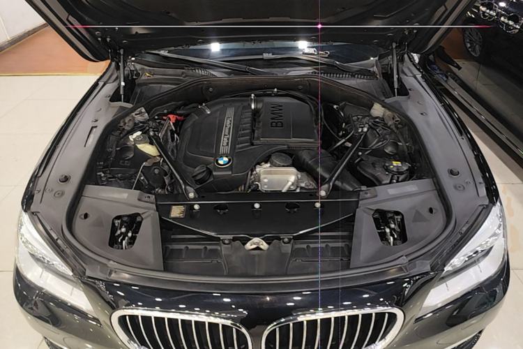 Used BMW 7 Series 2013 740Li Leading Model Engine Bay