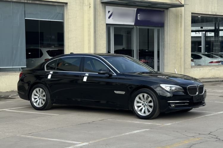 Used BMW 7 Series 2013 730Li Luxury Model Exterior 2