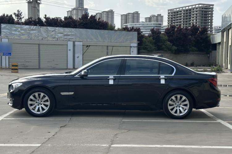 Used BMW 7 Series 2013 730Li Luxury Model Exterior 3