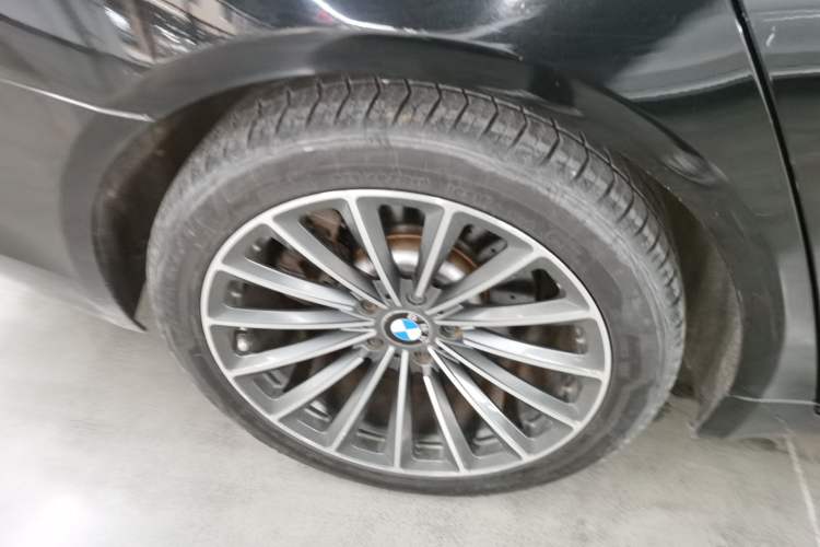 Used BMW 7 Series 2013 730Li Leading Model Exterior 8