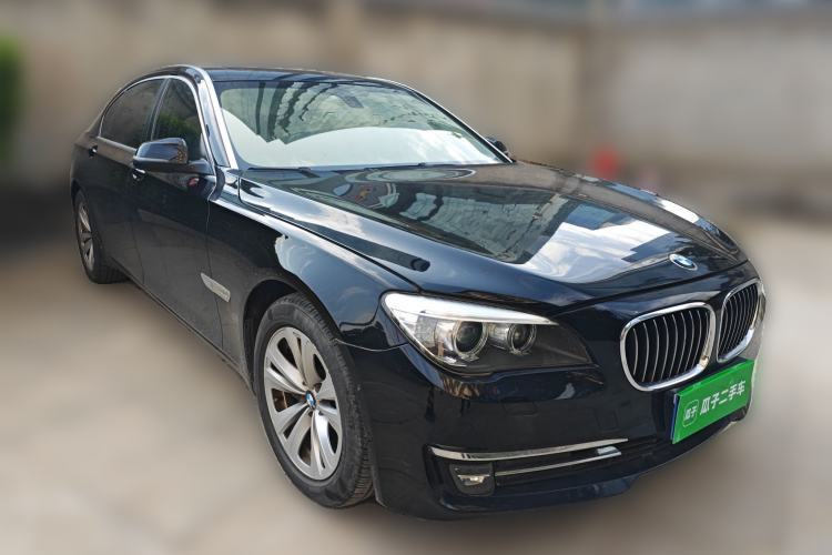 Used BMW 7 Series 2013 730Li Luxury Model Front Right 45 Deg