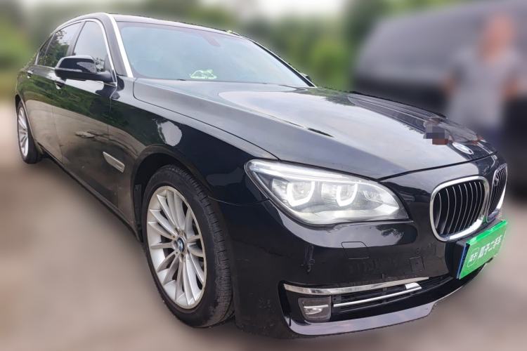 Used BMW 7 Series 2013 740Li Luxury Model Front Right 45 Deg