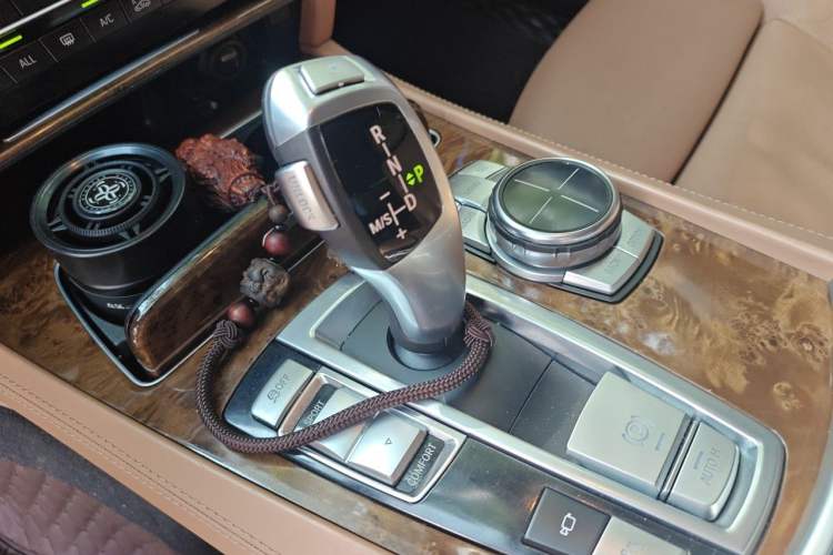 Used BMW 7 Series 2013 740Li Luxury Model Gear Lever