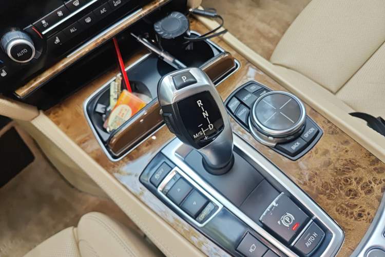Used BMW 7 Series 2013 740Li Luxury Model Gear Lever