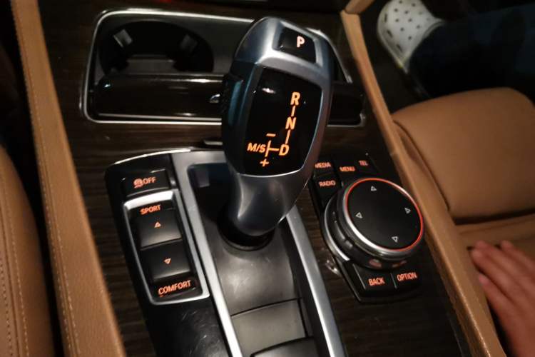 Used BMW 7 Series 2013 730Li Luxury Model Gear Lever