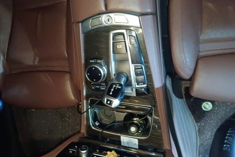 Used BMW 7 Series 2013 740Li Leading Model Gear Lever