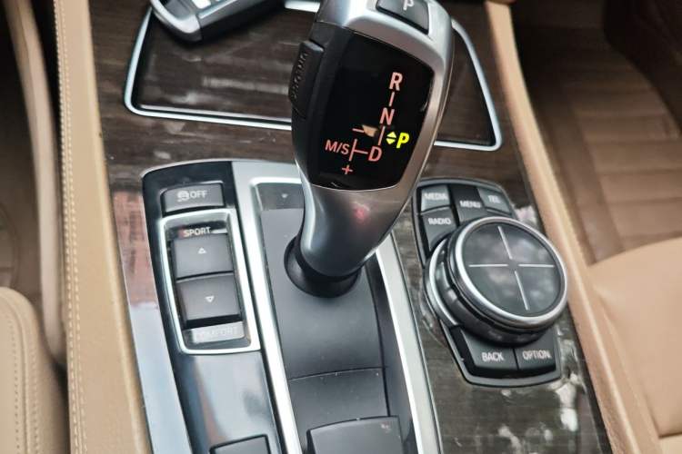 Used BMW 7 Series 2013 730Li Luxury Model Gear Lever