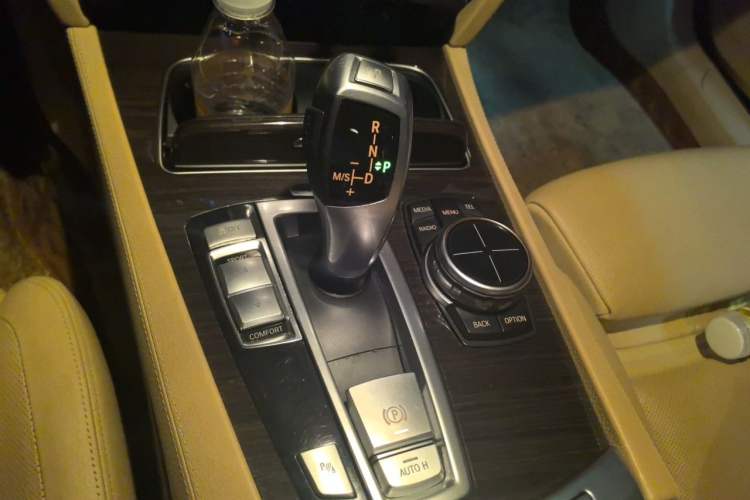 Used BMW 7 Series 2013 740Li Leading Model Gear Lever