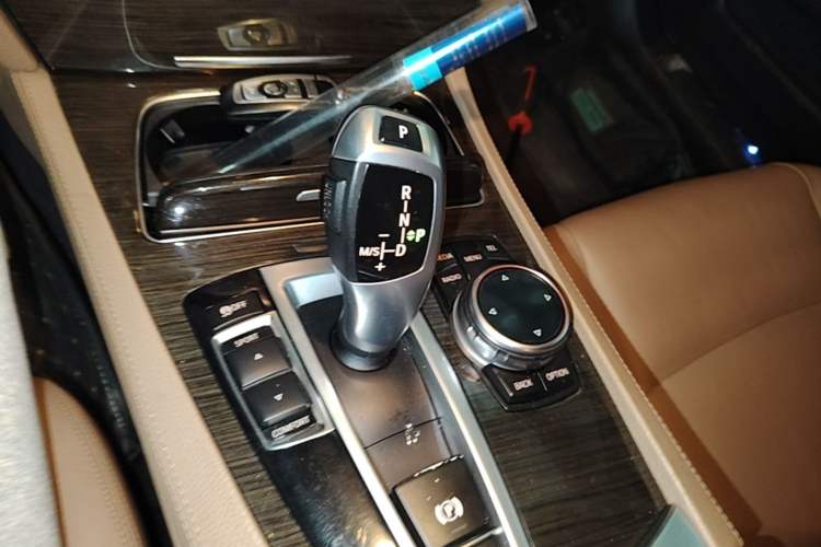 Used BMW 7 Series 2013 730Li Leading Model Gear Lever