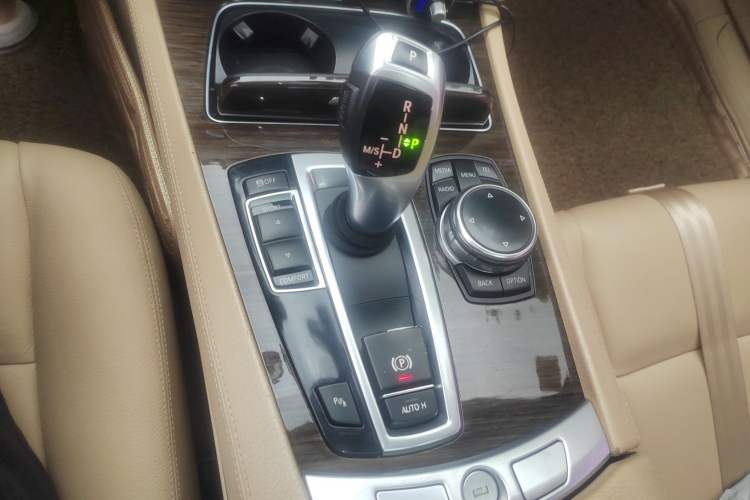 Used BMW 7 Series 2013 730Li Luxury Model Gear Lever