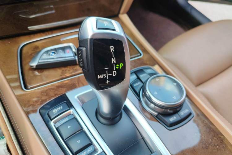 Used BMW 7 Series 2013 740Li Luxury Model Gear Lever