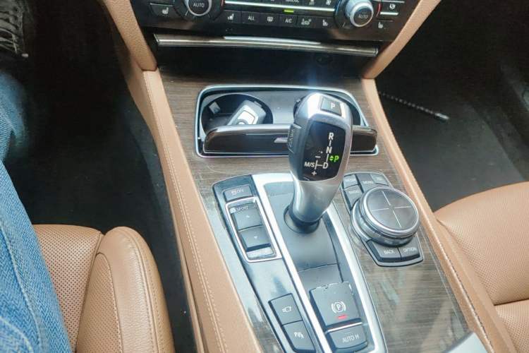 Used BMW 7 Series 2013 730Li Luxury Model Gear Lever