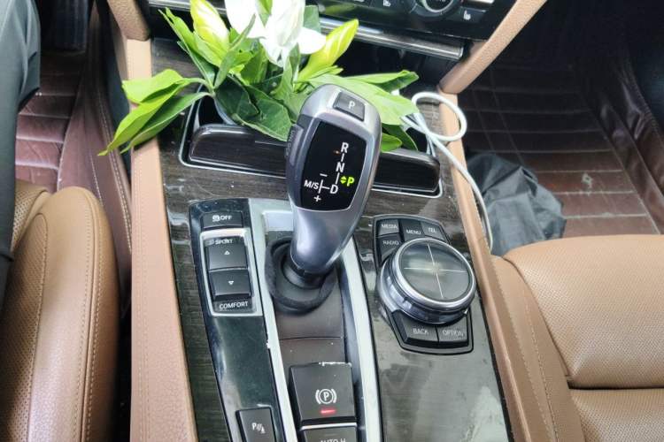 Used BMW 7 Series 2013 740Li Leading Model Gear Lever