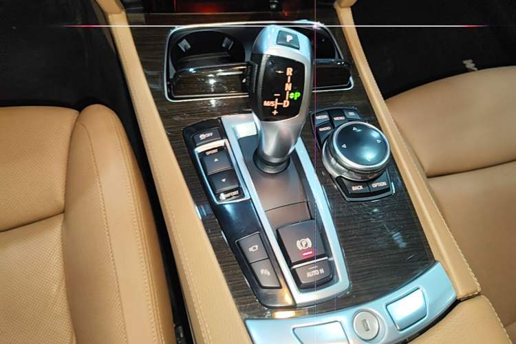 Used BMW 7 Series 2013 740Li Leading Model Gear Lever