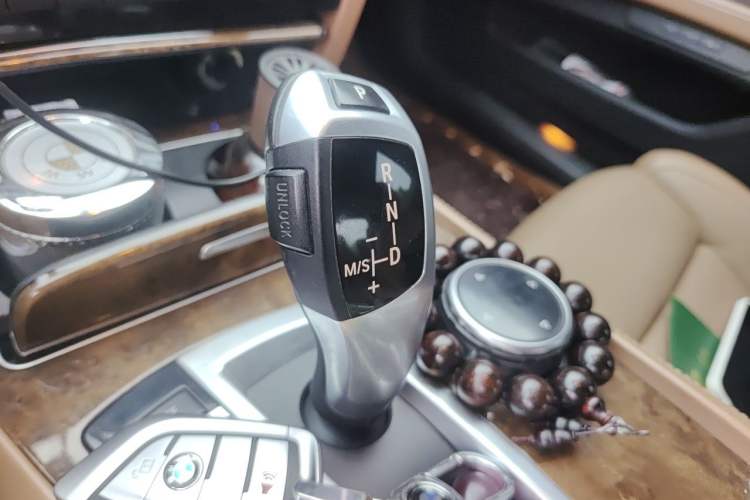 Used BMW 7 Series 2013 740Li Luxury Model Gear Lever