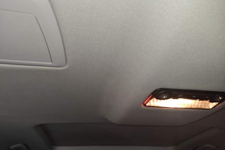 Used BMW 7 Series 2013 740Li Leading Model Headliner