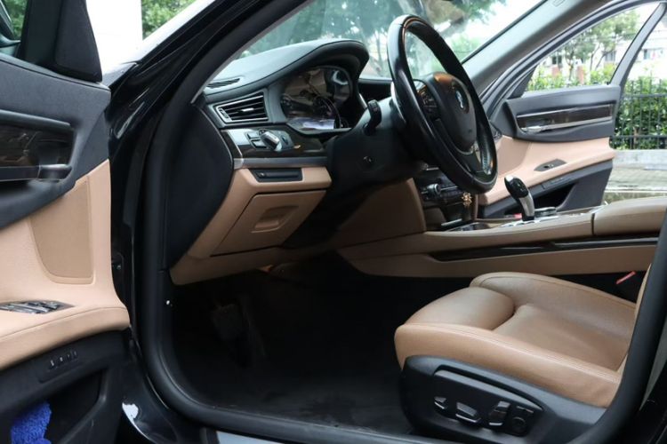 Used BMW 7 Series 2013 740Li Leading Model Interior 2