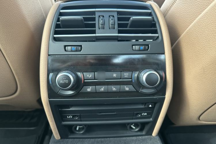 Used BMW 7 Series 2013 730Li Luxury Model Interior 4