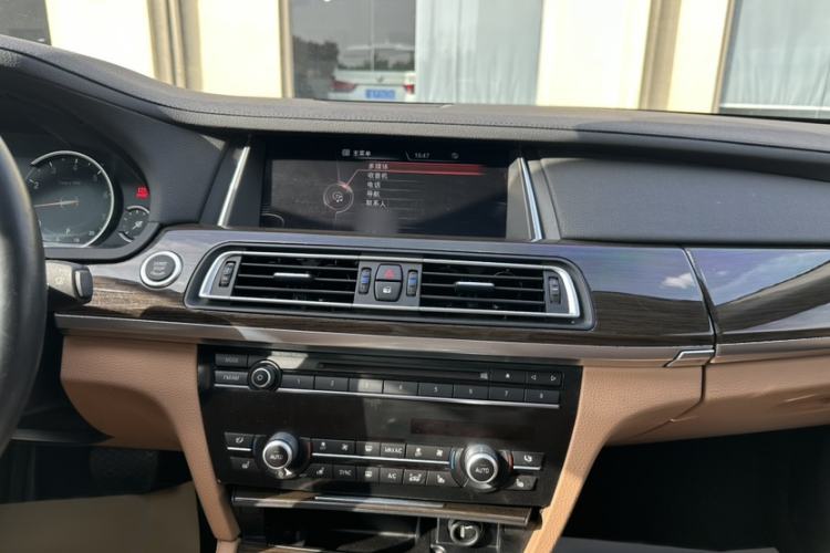 Used BMW 7 Series 2013 730Li Luxury Model Interior 6