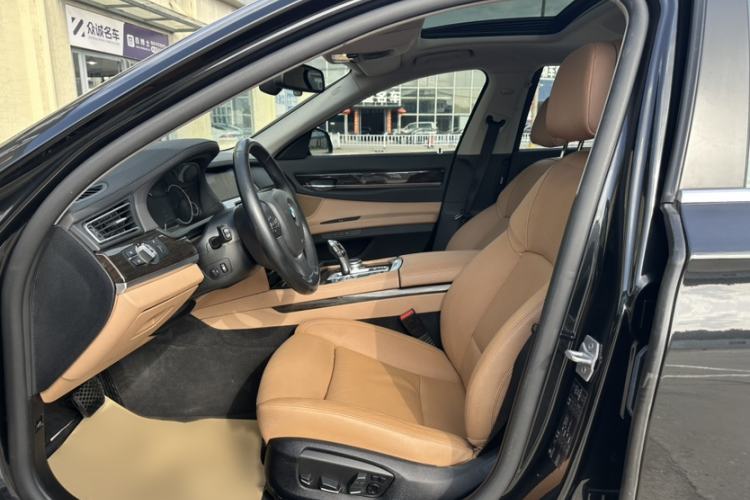 Used BMW 7 Series 2013 730Li Luxury Model Interior 8
