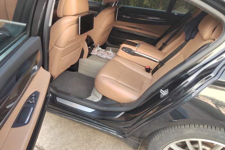 Used BMW 7 Series 2013 740Li xDrive Left Rear Seat