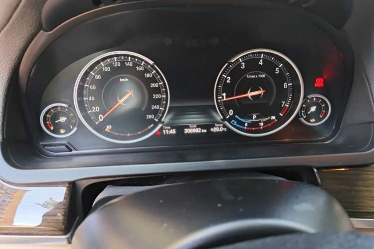 Used BMW 7 Series 2013 730Li Leading Model Odometer Close Up