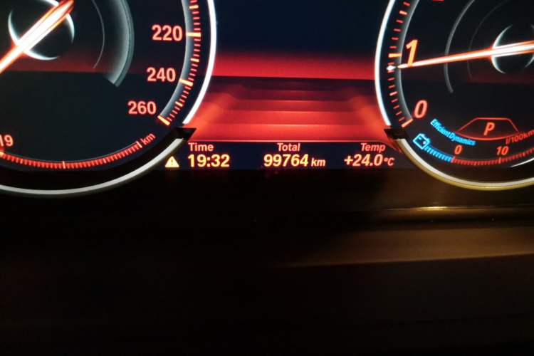 Used BMW 7 Series 2013 730Li Luxury Model Odometer Close Up