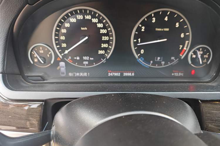 Used BMW 7 Series 2013 730Li Luxury Model Odometer Close Up