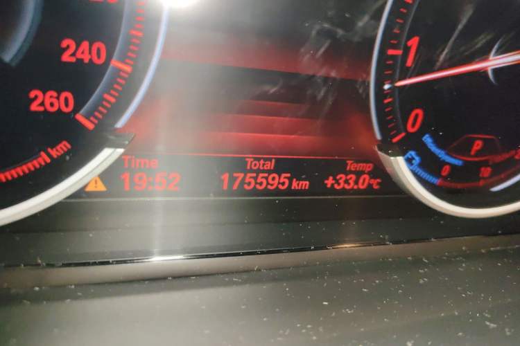 Used BMW 7 Series 2013 740Li Luxury Model Odometer Close Up