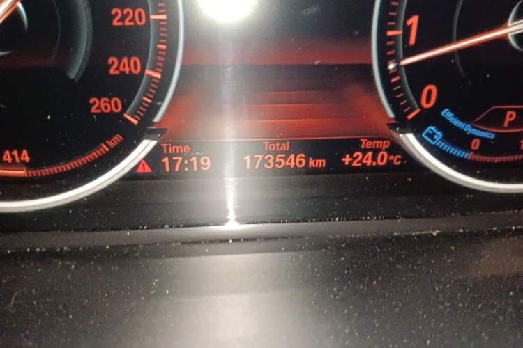 Used BMW 7 Series 2013 740Li Leading Model Odometer Close Up